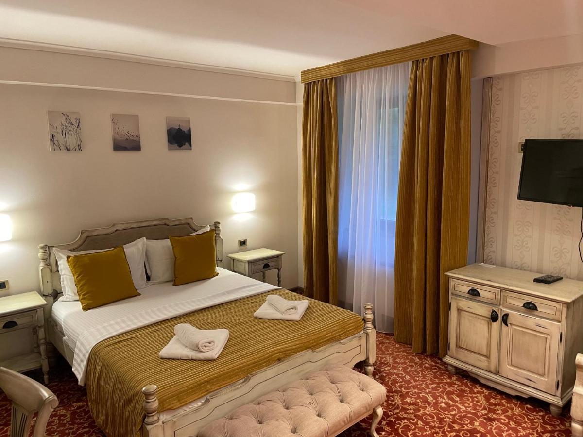 Grand Hotel&Restaurant Bačka Palanka Zewnętrze zdjęcie